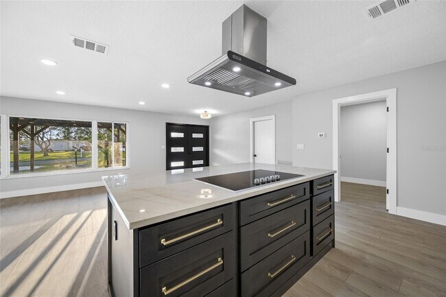 Building Photo - 1029 Bal Harbour Dr