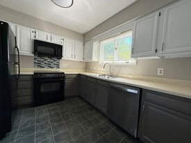 Building Photo - 3426 Londonderry Ct