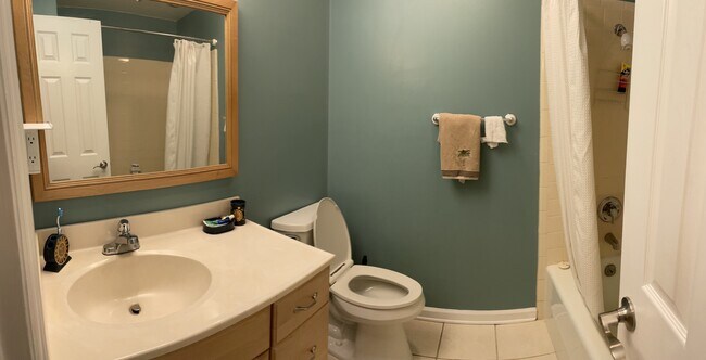 shared bathroom - 1803 Salmon Dr