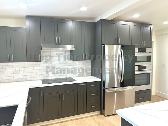 Building Photo - Beautifully Remodeled 4 Bedroom / 3 Bath /...