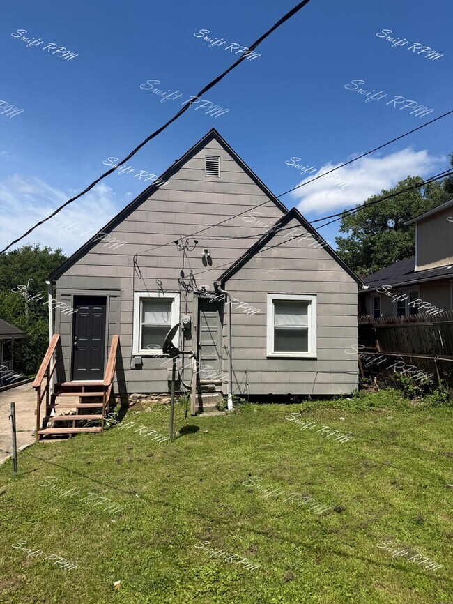 Building Photo - 3811 Monroe Ave