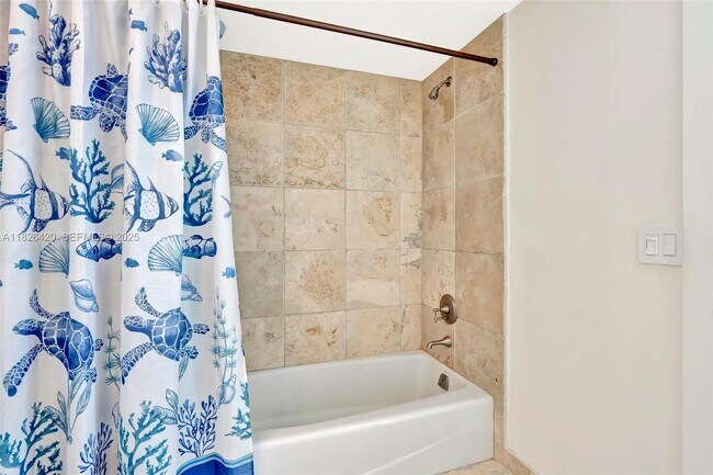 Building Photo - 333 Las Olas Way