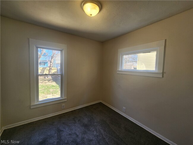 Building Photo - 2063 W 104th St