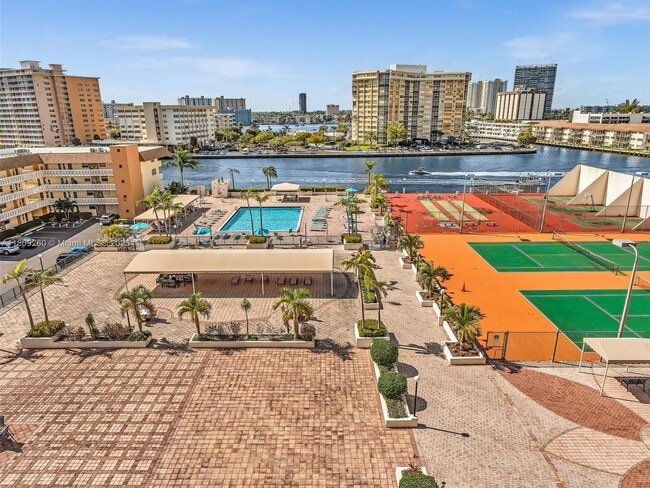 Building Photo - 1865 S Ocean Dr
