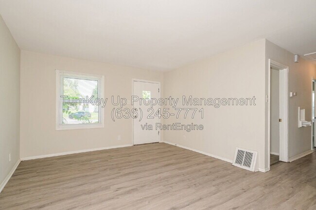 Building Photo - 10300 Ross Cir