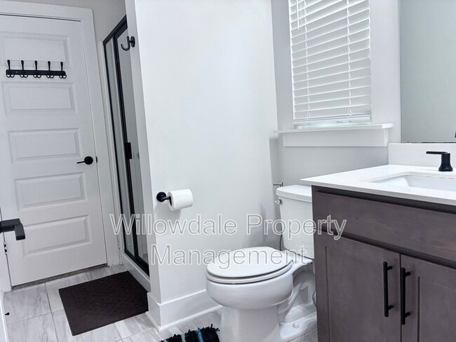 Building Photo - 2033 Florine Dr