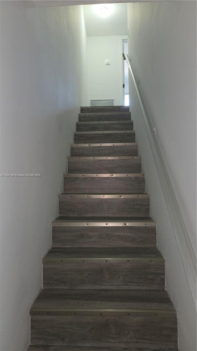 Building Photo - 502-504 Phippen Waiters Rd