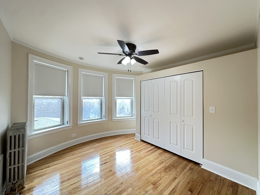 Building Photo - 324 S Maple Ave