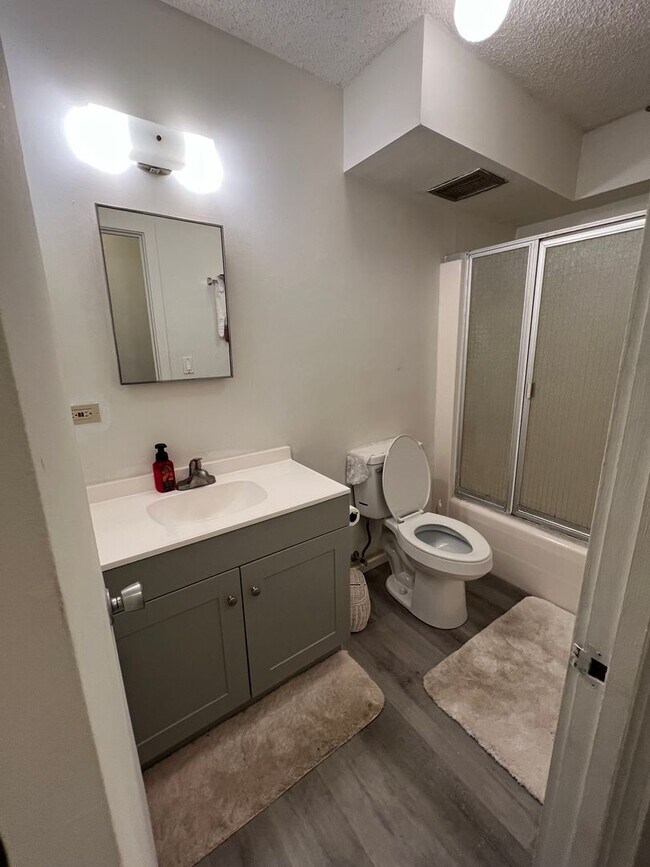 Building Photo - Charming Makiki Studio w/ Parking and in unit W/D $1600 AVAILABLE NOW