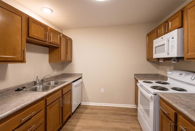 Building Photo - Columbus Renaissance Housing I