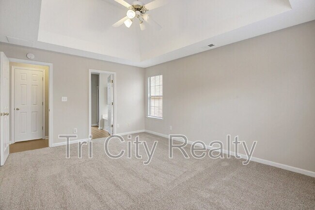 Building Photo - 110 York Ln