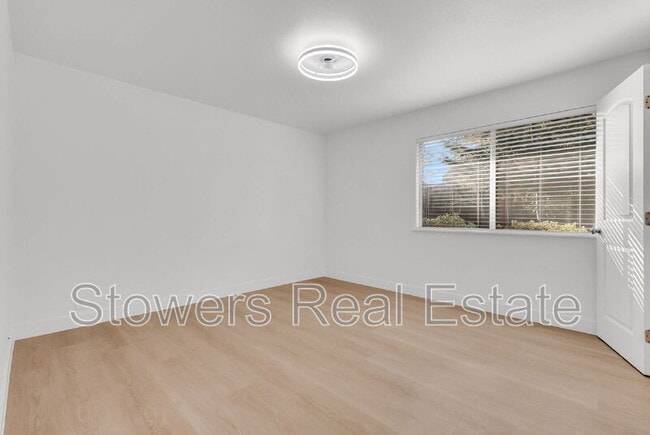 Building Photo - 3225 Claudia Dr