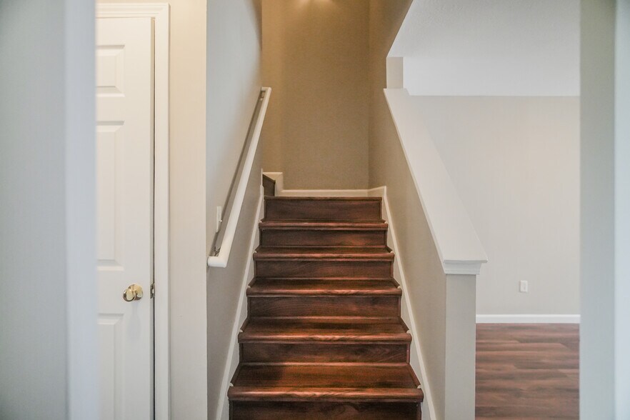Stairs - 3713 S Cramer Cir