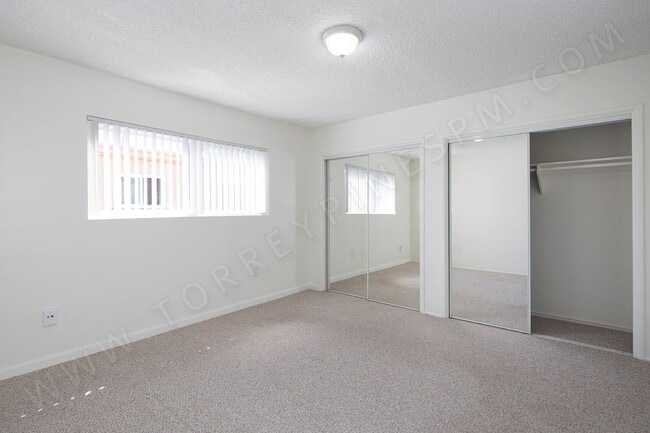 Building Photo - OPEN HOUSE: 11/8 1:30-2:30PM ~ 2 BR Near S...