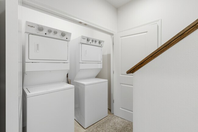 Building Photo - 208 Richards St