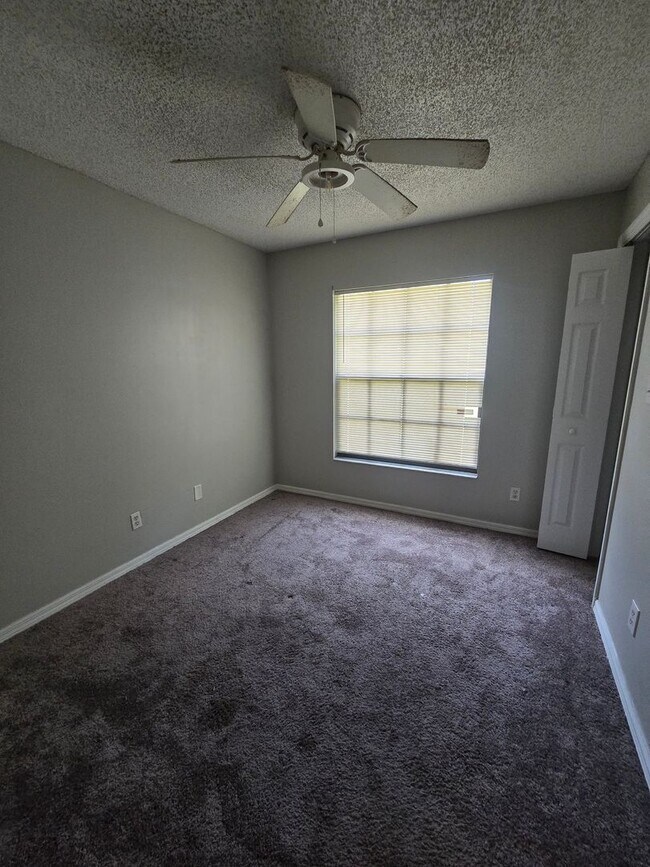 Building Photo - 501 W Saunders St