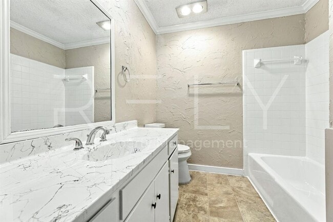 Building Photo - 205 W William Cannon Dr