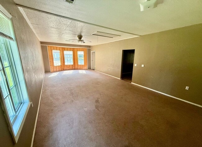 Building Photo - 1308 Barton Ln