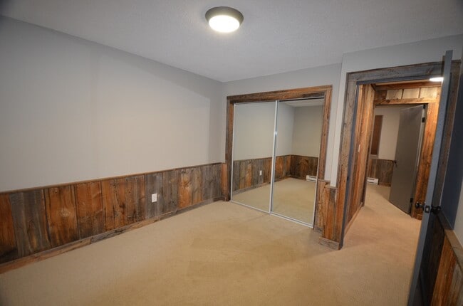 Building Photo - 3bed/2bath Condo, 10 minutes from Breck! Y...