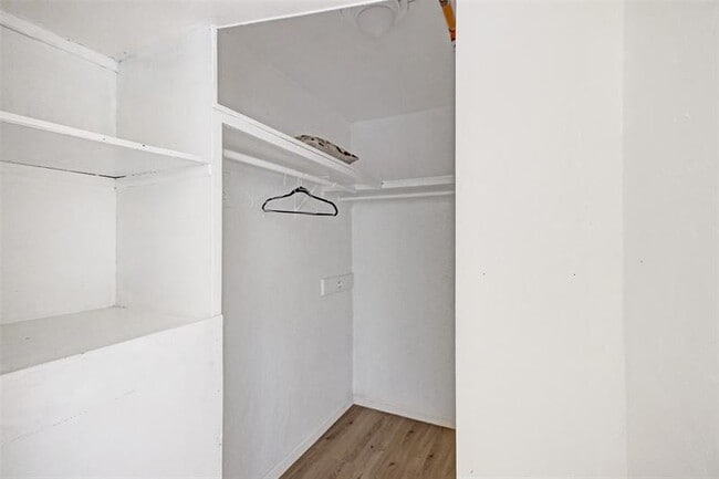 Building Photo - 1700 N 47th Ave