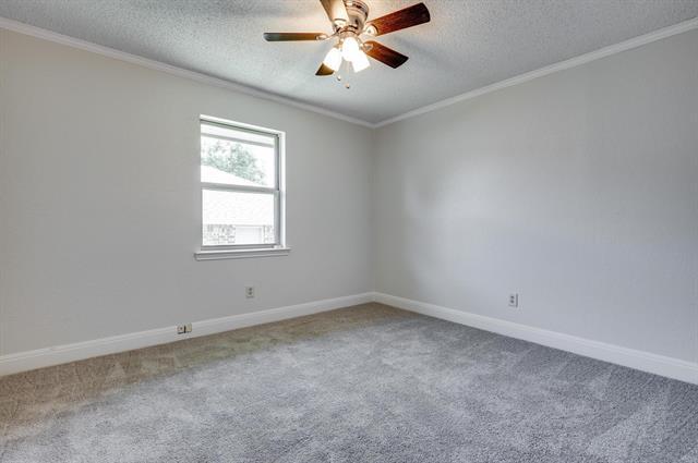 Building Photo - 2051 Oakbluff Dr