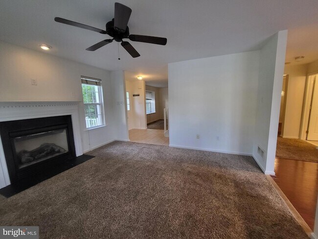 Building Photo - 284 Flagstone Rd