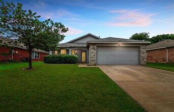 Building Photo - 2205 Lookout Ln