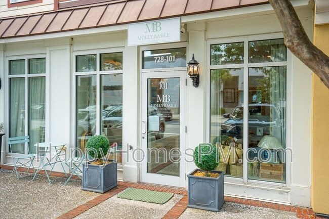 Building Photo - 728 S Shelmore Blvd