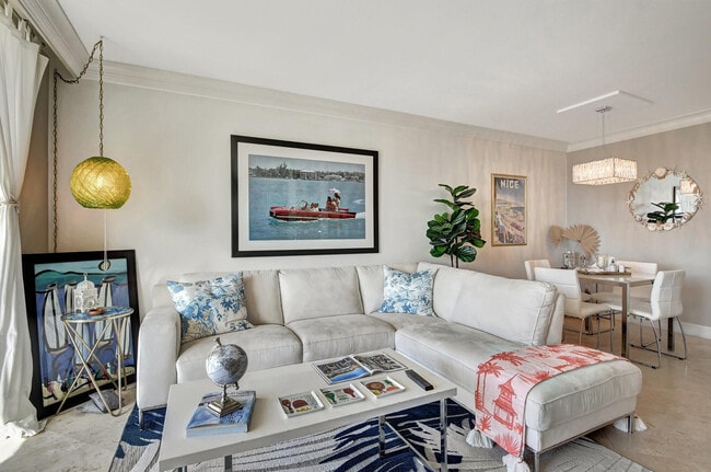 Building Photo - 99 SE Mizner Blvd