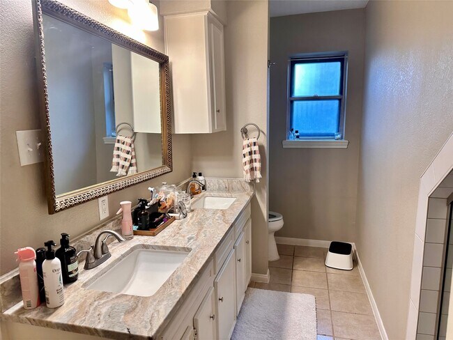 Building Photo - 28903 Twisted Oak Dr