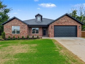 Building Photo - 10 Olmsted Cir
