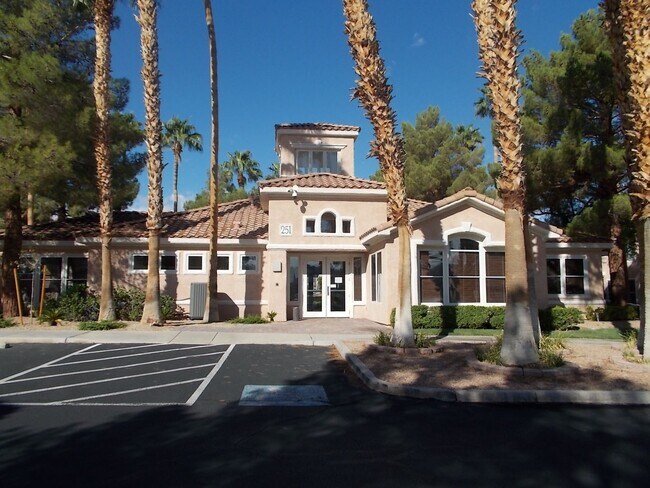 Building Photo - Beautiful 1-Bedroom Condo in Prime Bella V...