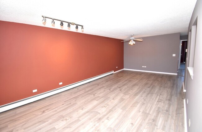 Building Photo - 261 N Gregory St