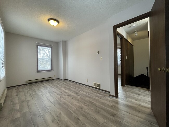 Building Photo - 4032 23rd Ave S