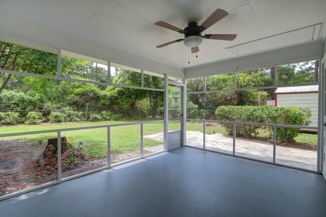 Building Photo - Daffin Park Area