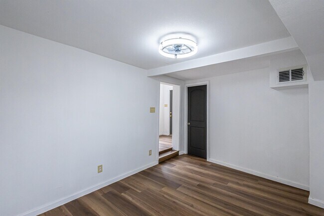 Building Photo - 1420 Corpus Christi St