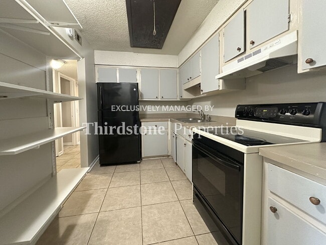 Building Photo - 8124 San Jose Manor Dr E