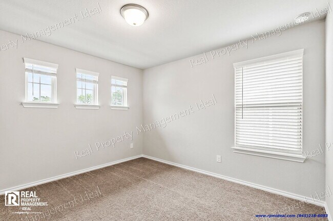 Building Photo - 2000 Plum Pk