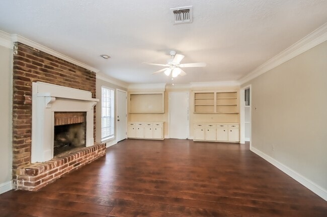 Building Photo - 461 Stephen F Austin Dr