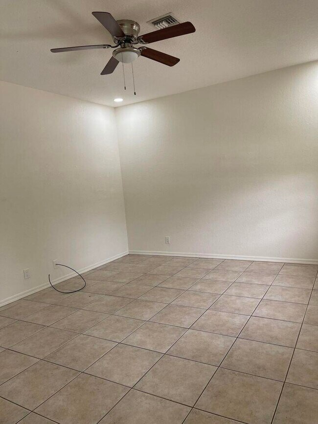 Building Photo - 1084 Crassula Ct