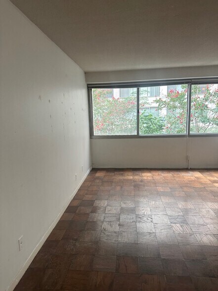 Building Photo - 5500 Friendship Blvd