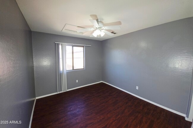 Building Photo - 587 S Buena Vista Ct