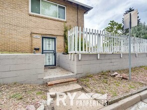 Building Photo - Spacious, Lower Level Walk-Out Duplex in S...