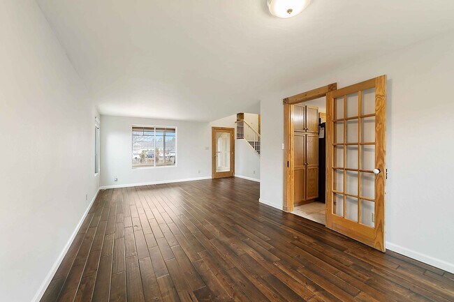 Building Photo - 1642 Caulsa Lane - Coming Soon - Available Mid May!!