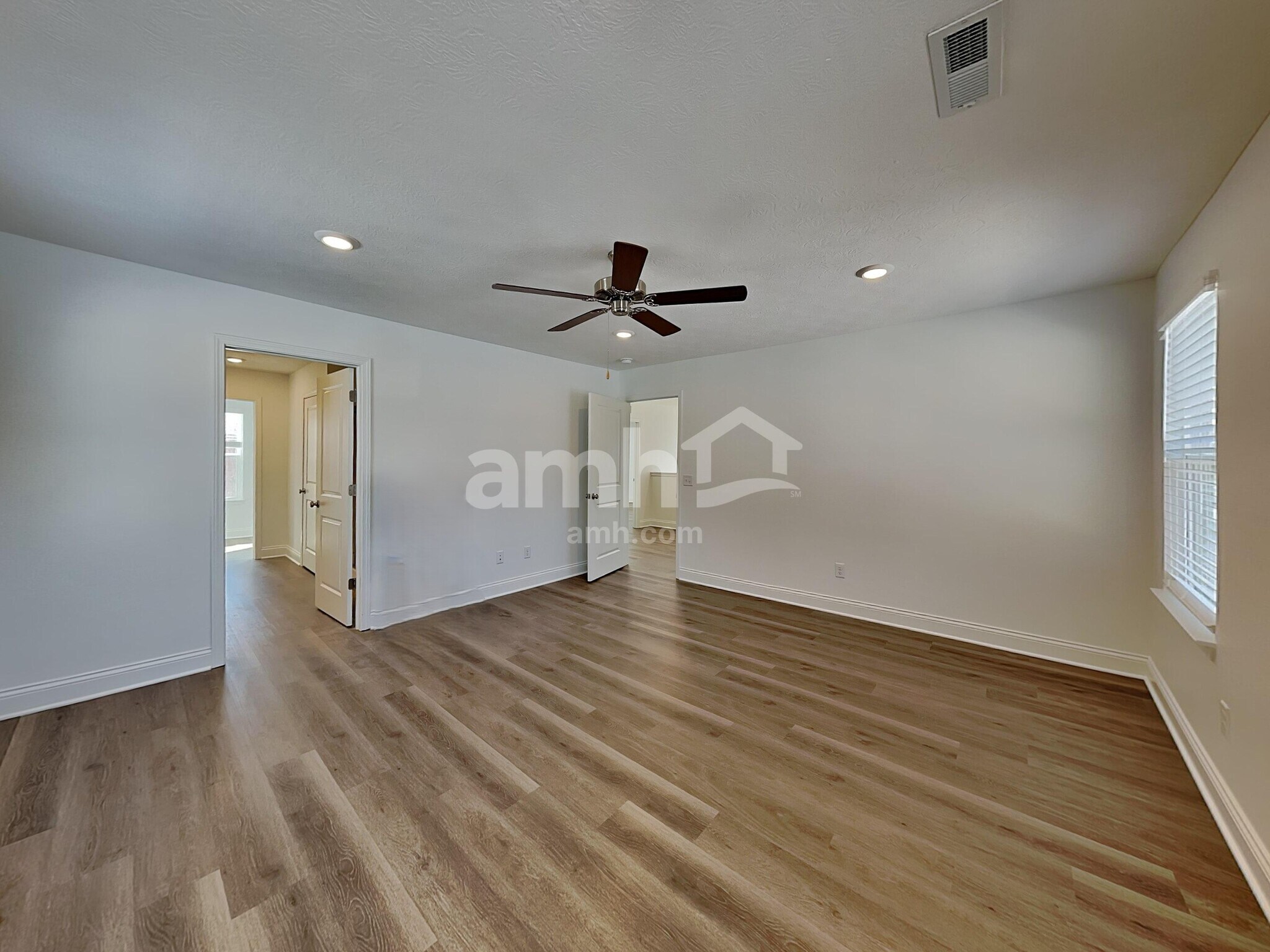 Building Photo - 233 Deanscroft Dr