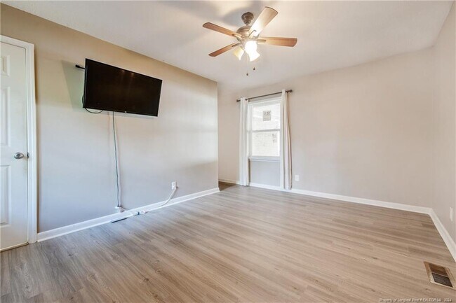 Building Photo - 6433 Milford Rd