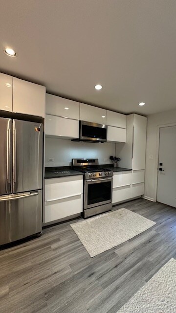 Building Photo - 2142 W Monroe St