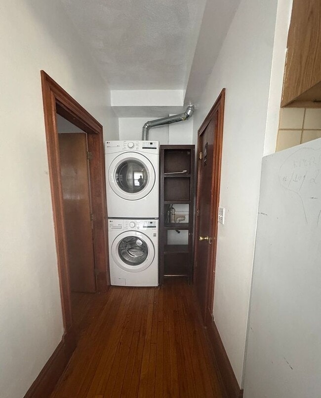 Building Photo - 36 Linden St