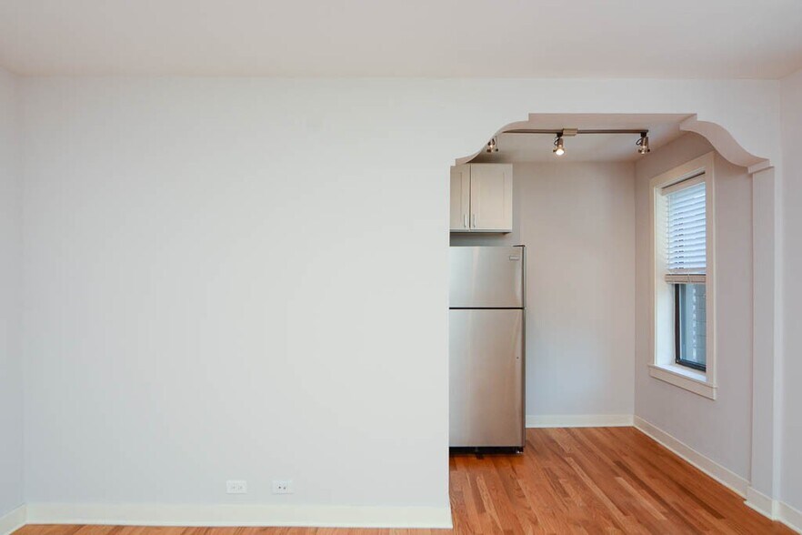 Building Photo - 2402 N Kedzie