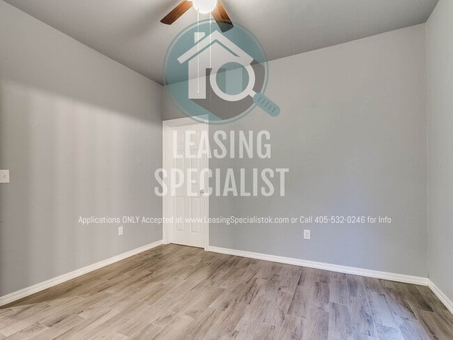 Building Photo - Central Norman 4 Bed 3 Bath House PRE-LEAS...